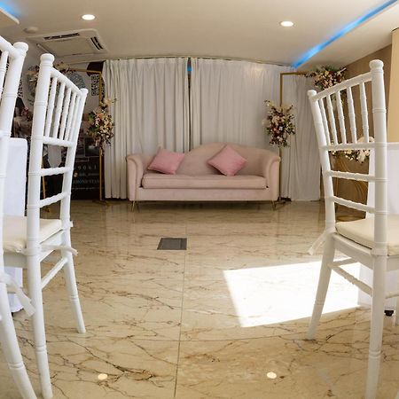 Diamond Star Hotel فندق النجمة الماسية Seeb Eksteriør billede