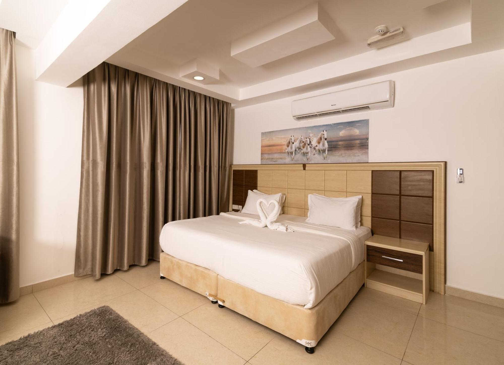 Diamond Star Hotel فندق النجمة الماسية Seeb Eksteriør billede