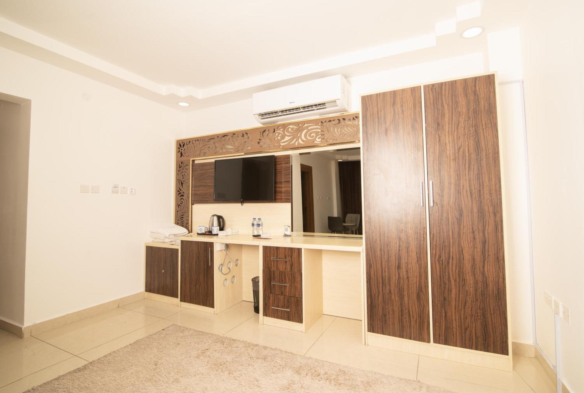 Diamond Star Hotel فندق النجمة الماسية Seeb Eksteriør billede