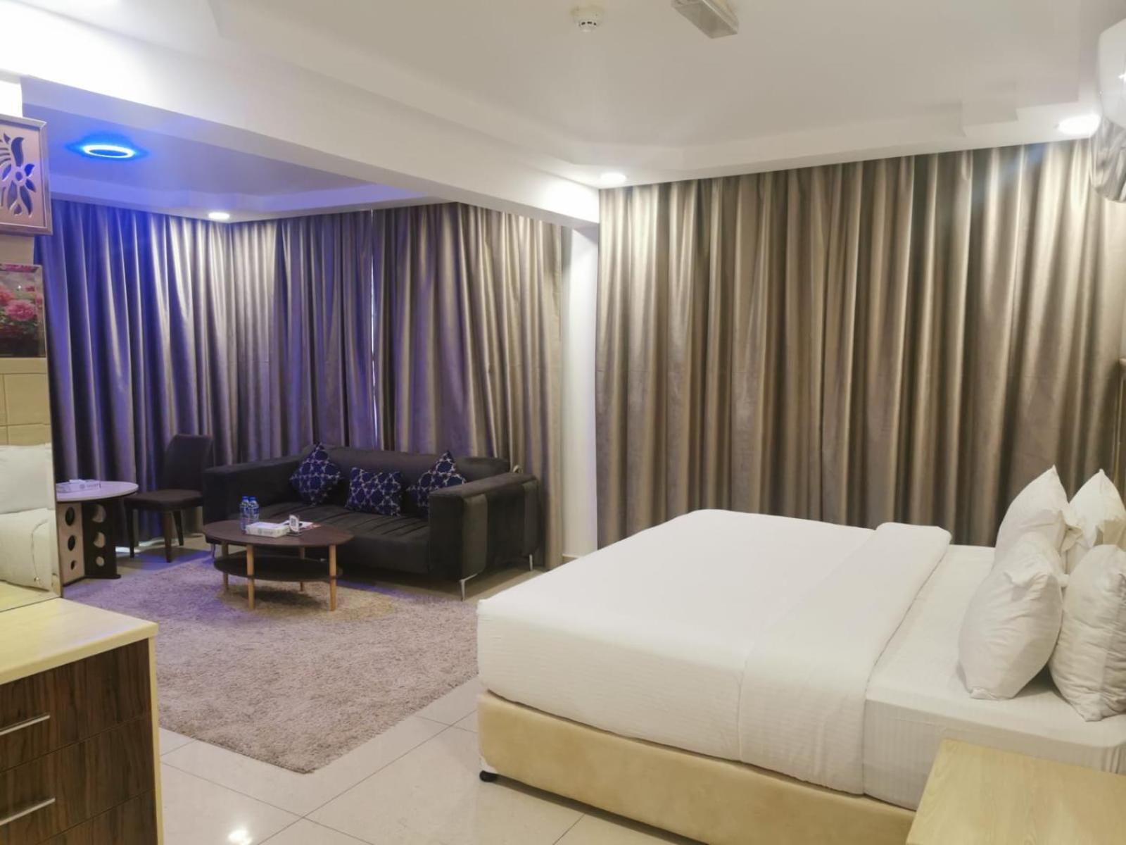 Diamond Star Hotel فندق النجمة الماسية Seeb Eksteriør billede