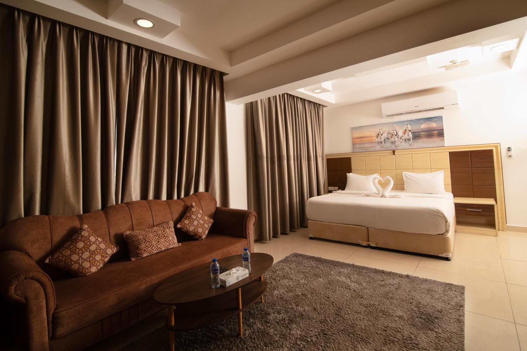 Diamond Star Hotel فندق النجمة الماسية Seeb Eksteriør billede