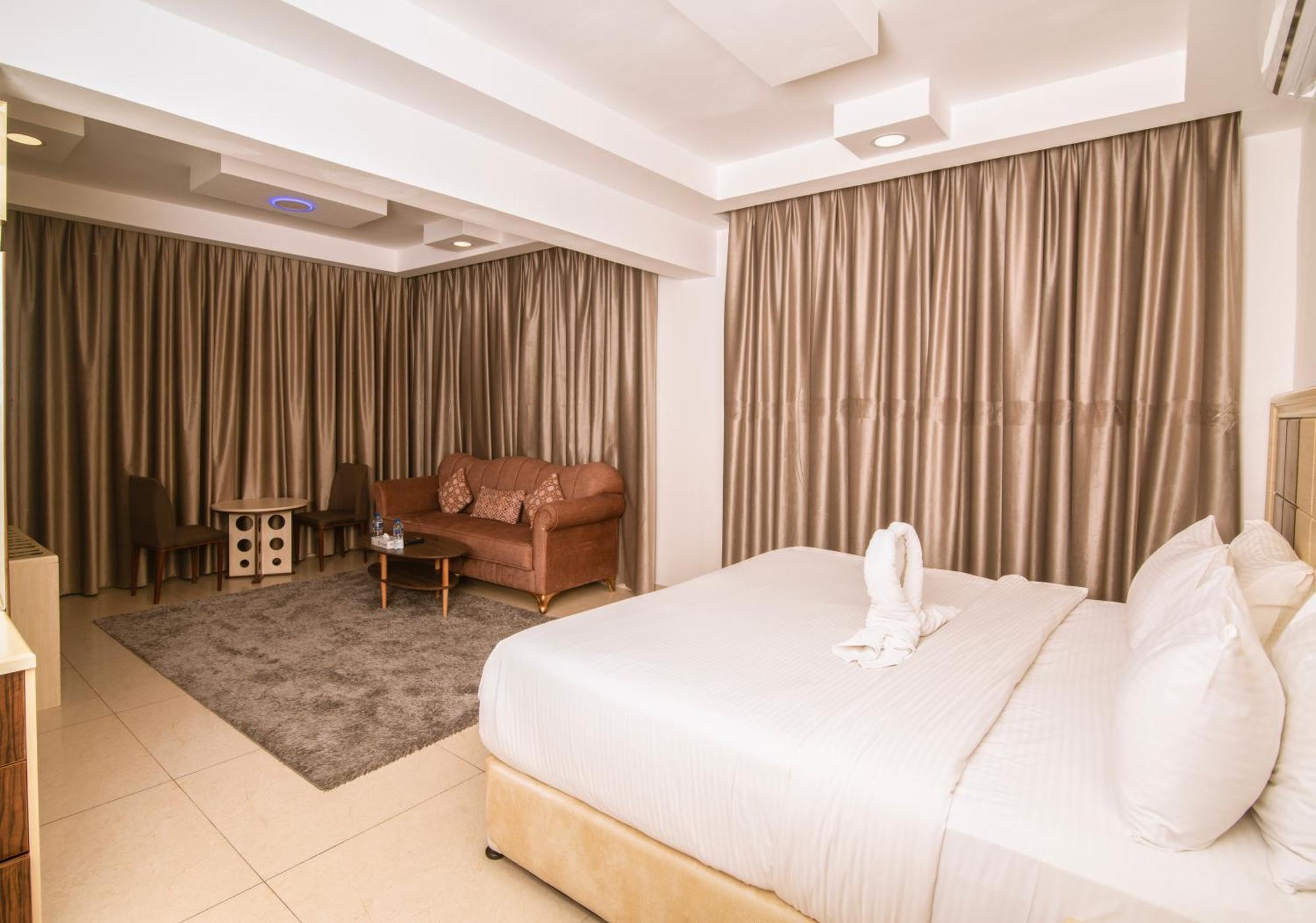 Diamond Star Hotel فندق النجمة الماسية Seeb Eksteriør billede